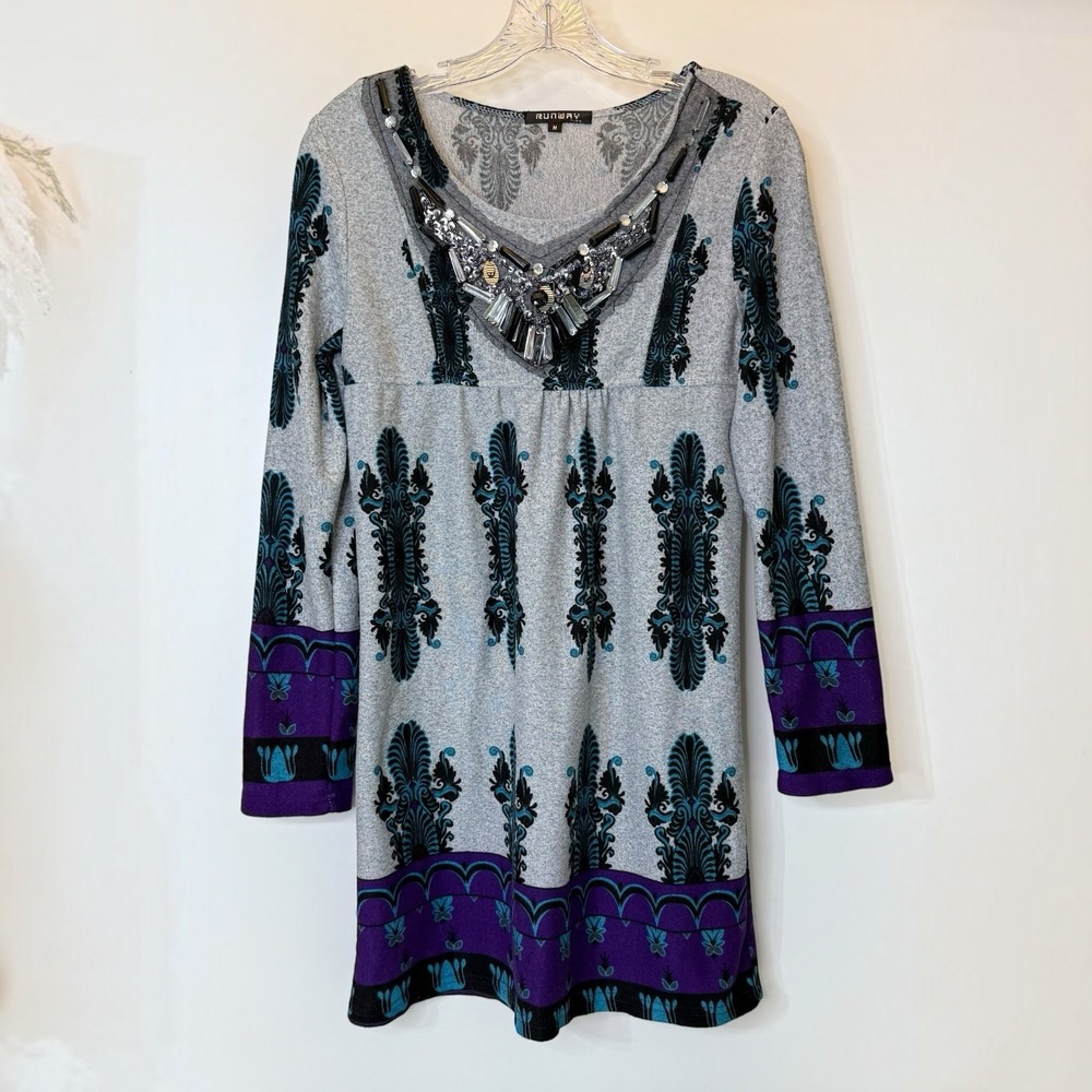 Runway Short Knit Dress or Tunic Bejeweled Long Sleeve V-Neck Womens Medium